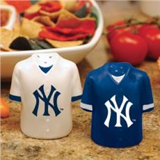 New York Yankees Salt & Pepper Shakers-Backordered